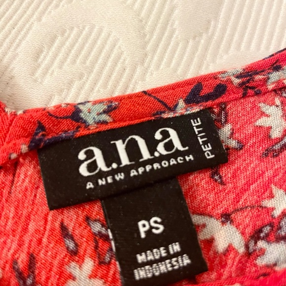a.n.a | red floral cold shoulder v-neck blouse size SP - Picture 3 of 4
